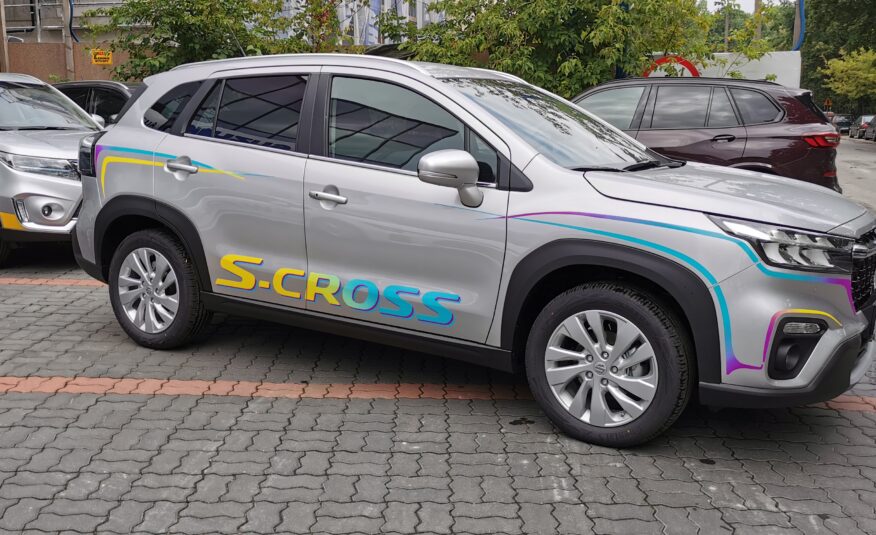 S-CROSS STRONG HYBRID 1.5 6AGS PREMIUM PLUS DEMO