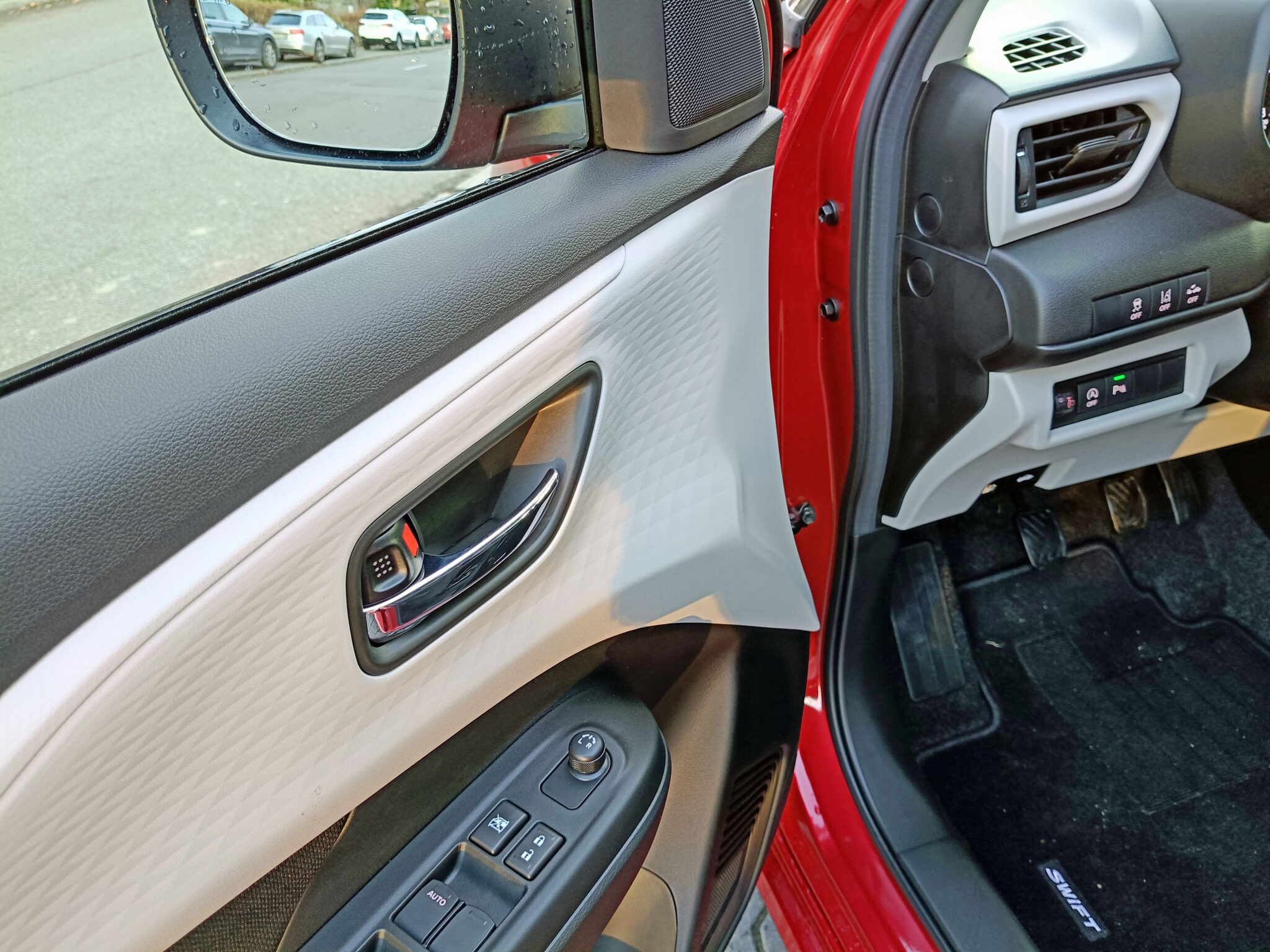 SUZUKI SWIFT MILD HYBRID 1.2 MT PREMIUM PLUS 2025