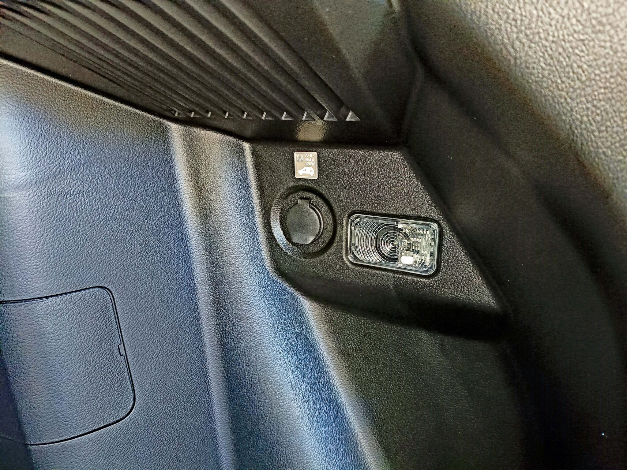 SUZUKI VITARA 1.4 Mild Hybrid 110KM 2WD 6AT Premium Plus