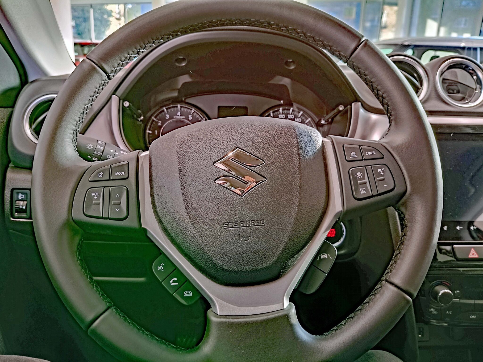 SUZUKI VITARA 1.4 Mild Hybrid 110KM 2WD 6AT Premium Plus