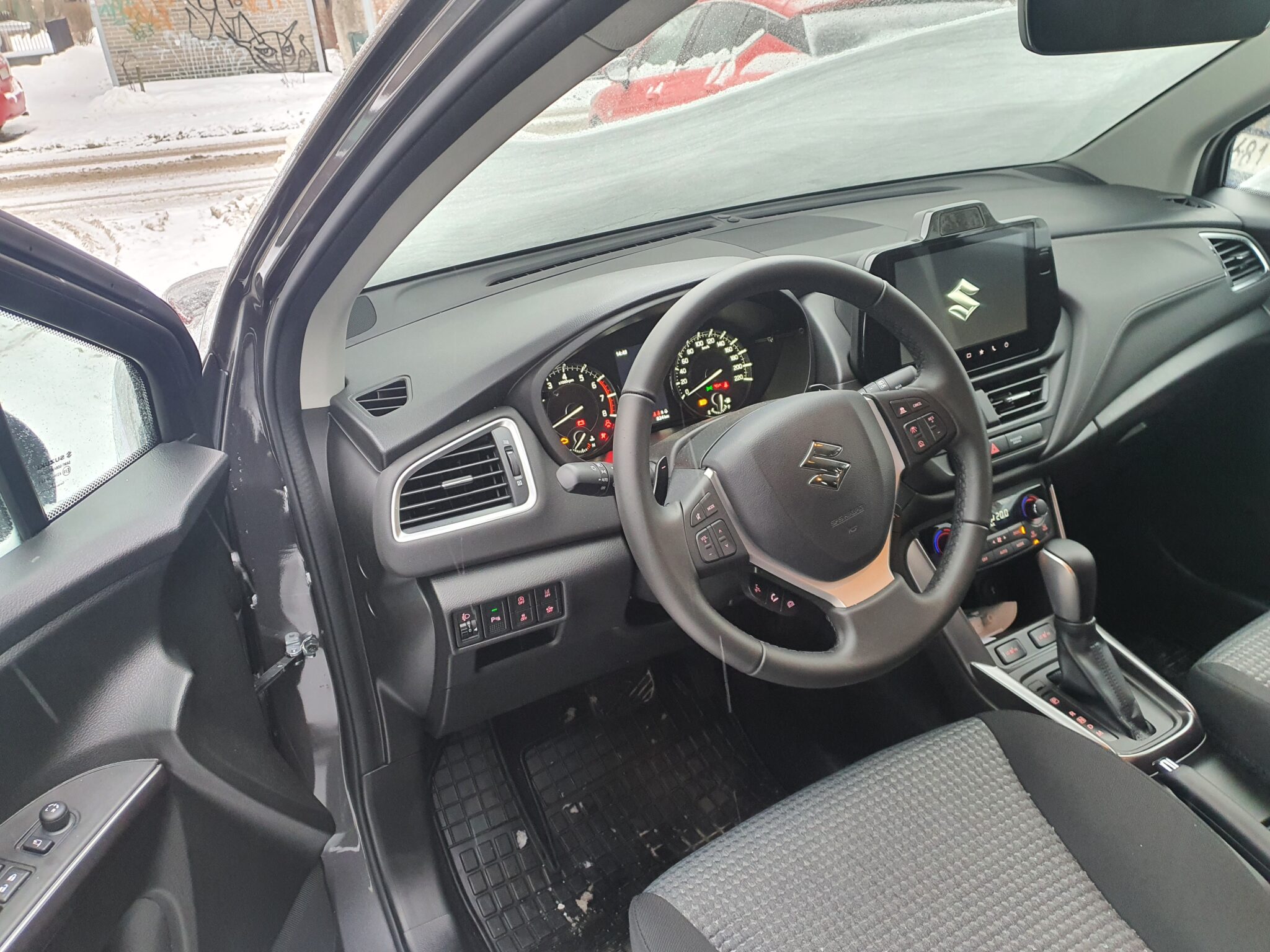 SUZUKI S-CROSS 1.4 2WD 6AT PREMIUM PLUS DEMO 2025